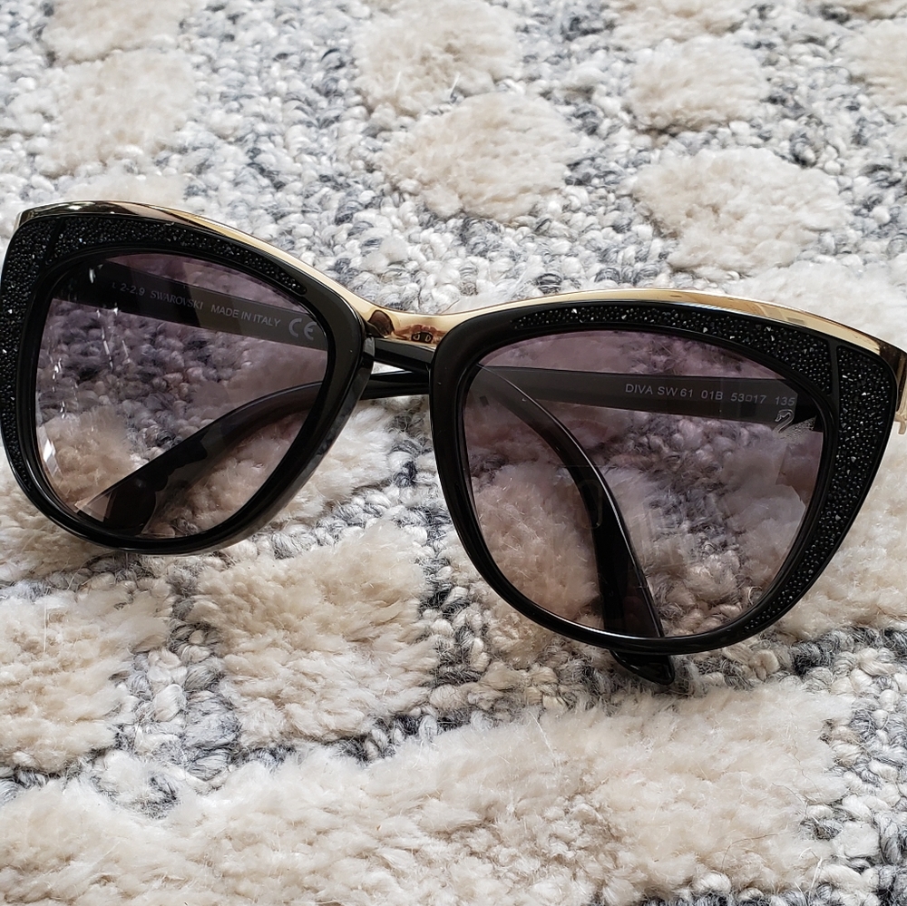 New Swarovski black gold cat eye luxury nwot sunglasses 135